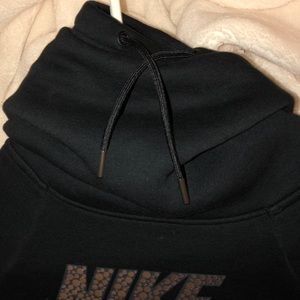 Nike Extended Neck/Hoodie